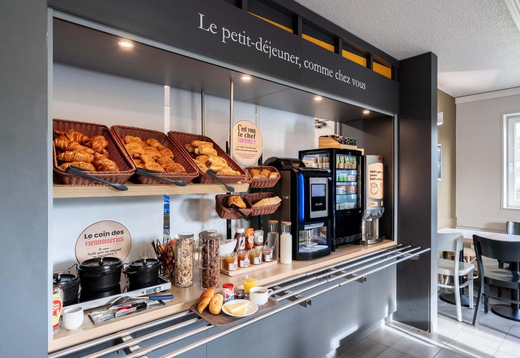 B&B Hotel Lille Lezennes Stade Pierre Mauroy Екстериор снимка