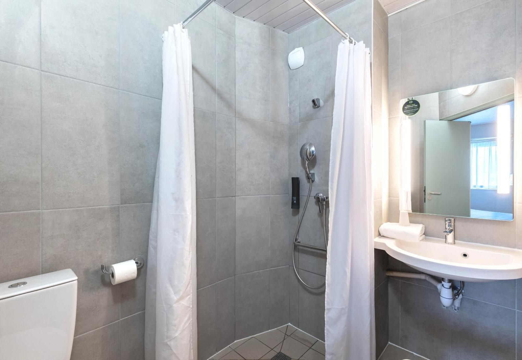 B&B Hotel Lille Lezennes Stade Pierre Mauroy Екстериор снимка