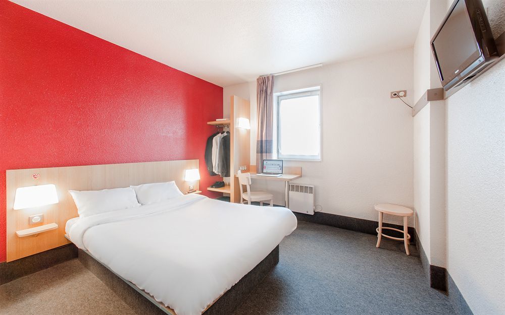 B&B Hotel Lille Lezennes Stade Pierre Mauroy Екстериор снимка