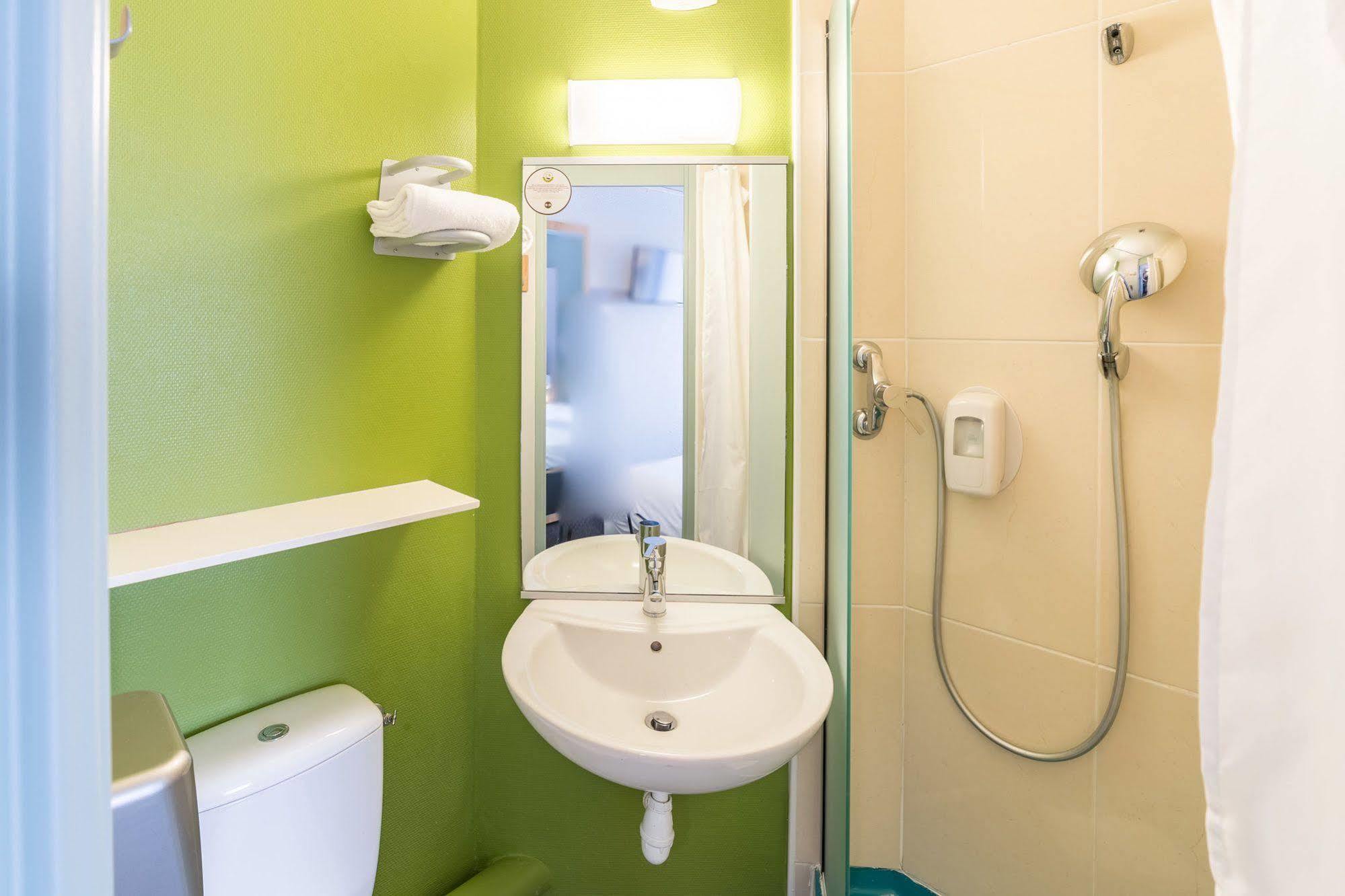B&B Hotel Lille Lezennes Stade Pierre Mauroy Екстериор снимка