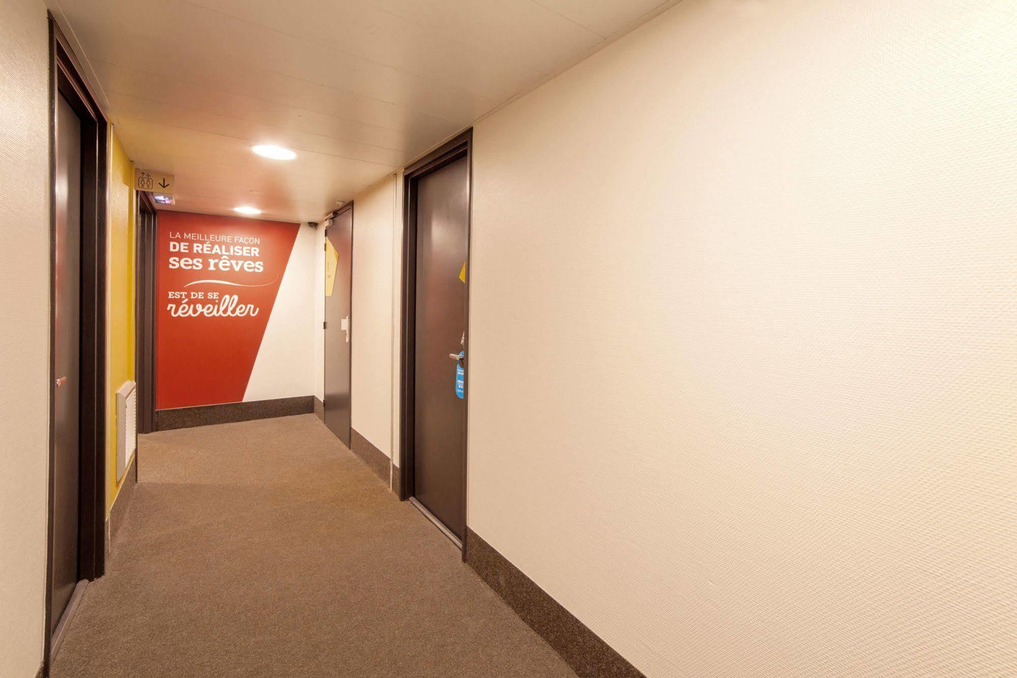 B&B Hotel Lille Lezennes Stade Pierre Mauroy Екстериор снимка